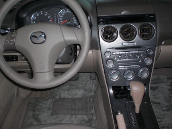 2004 MAZDA 馬6 2.0白 照片7