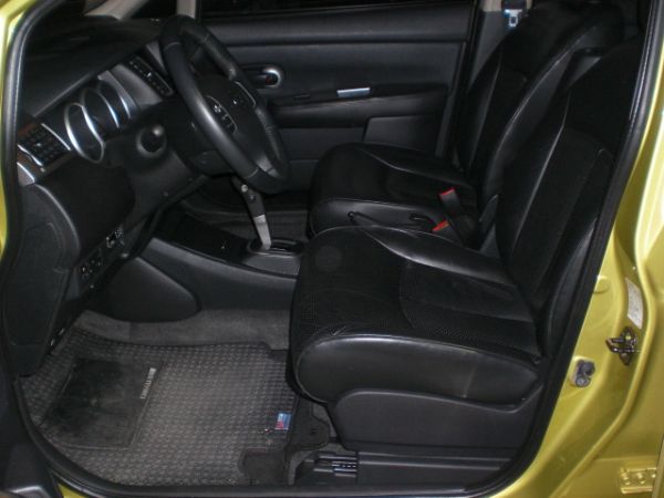 日產 TIIDA 1.8 芥苿黃 照片3