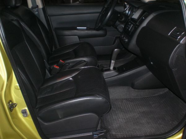 日產 TIIDA 1.8 芥苿黃 照片4
