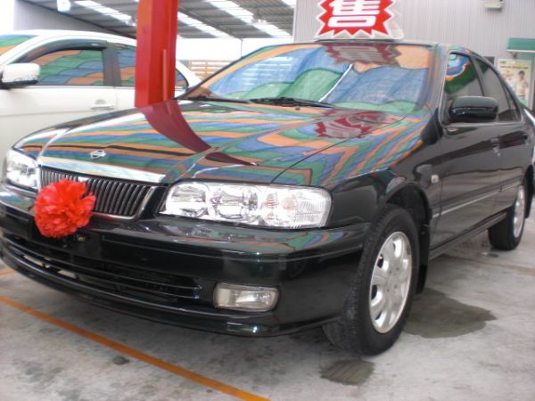 2001 日產 HV 1.6 黑  照片1