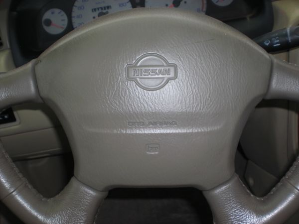 2001 日產 HV 1.6 黑  照片7