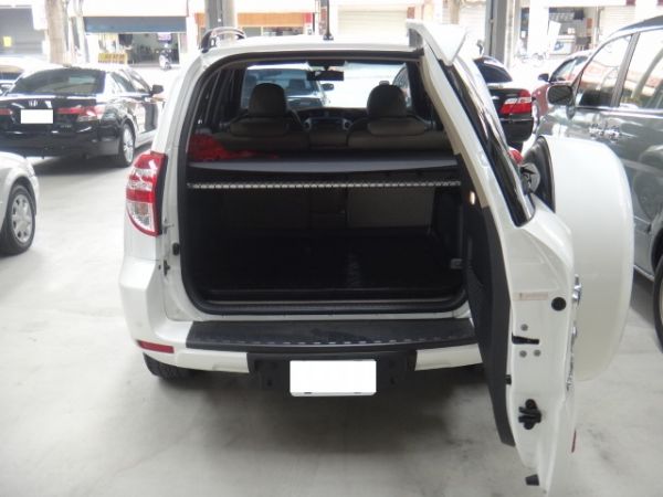 TOYOTA RAV4 休旅車 照片4