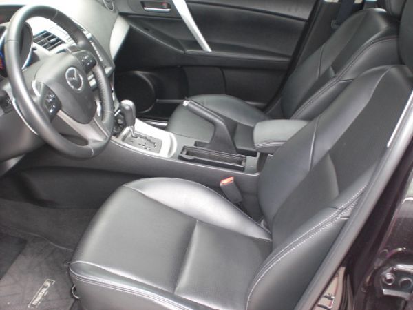 2011 MAZDA 馬3 2.0 黑 照片2