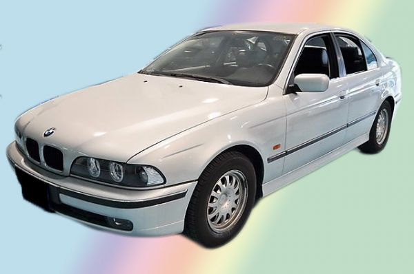 98年 BMW寶馬 520I 2.0 白 照片1