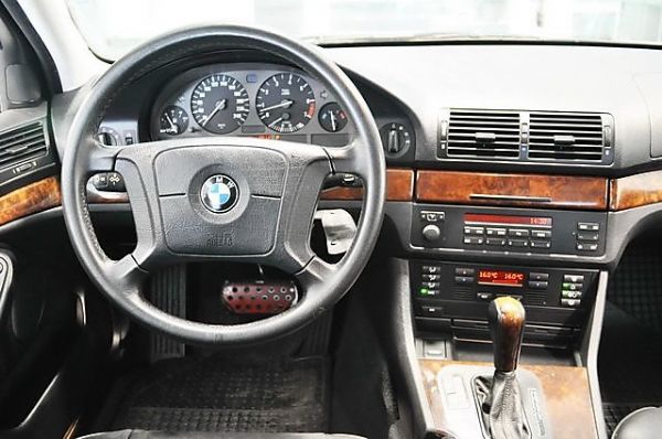 98年 BMW寶馬 520I 2.0 白 照片2