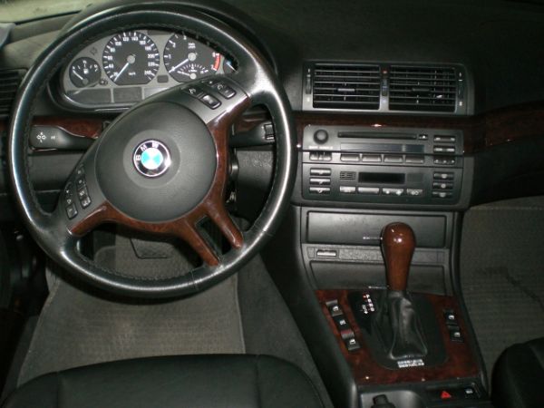 BMW 寶馬 318i 照片4