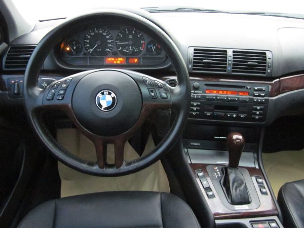 03年式 BMW 318 e46 2.0 照片5