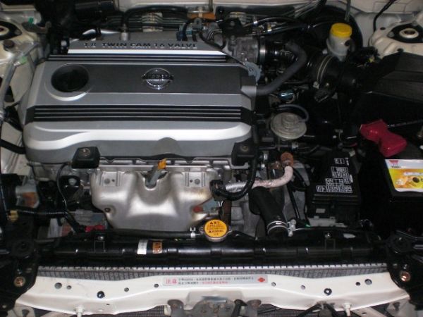 日產 SENTRA M1 1.8 白 照片8