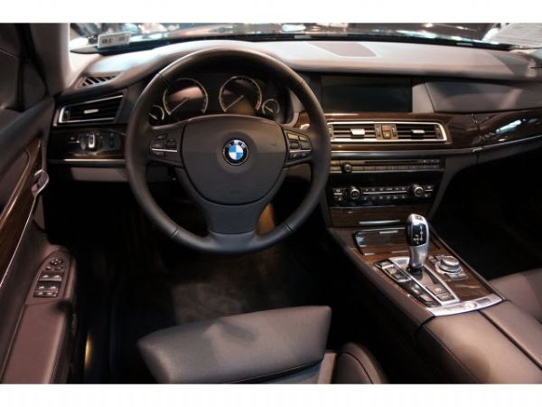 2011 BMW 740 Li 照片3