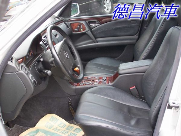 BENZ E280 99年 2.8銀 照片3