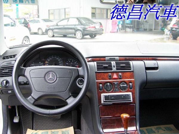 BENZ E280 99年 2.8銀 照片5