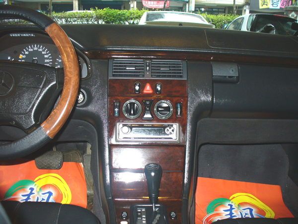 97年Benz/朋馳 E230 照片9