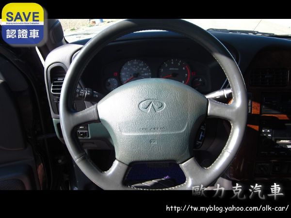 98年INFINITI QX4 3.3黑 照片7