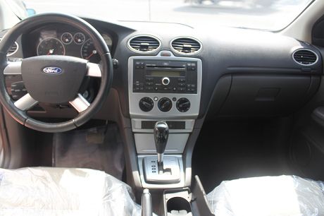 Ford 福特 Focus 1.8  照片2