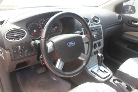 Ford 福特 Focus 1.8  照片4