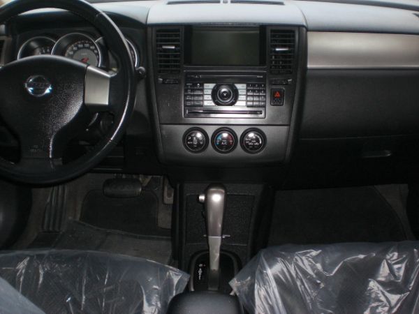 Nissan 日產 Tiida  照片2