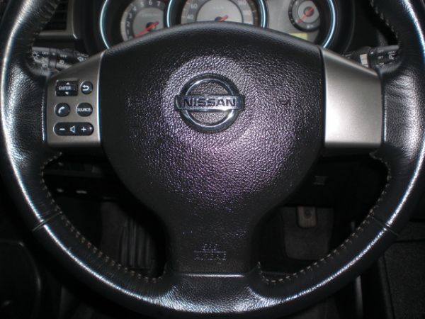Nissan 日產 Tiida  照片3
