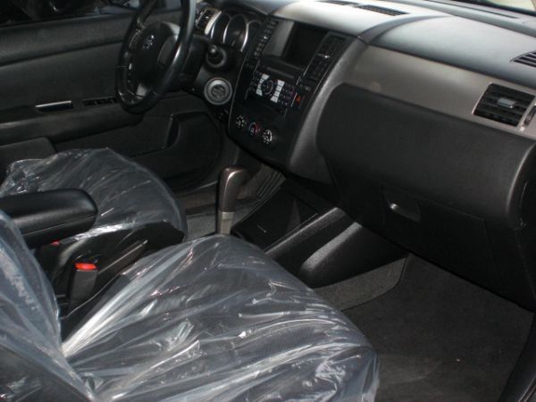 Nissan 日產 Tiida  照片4