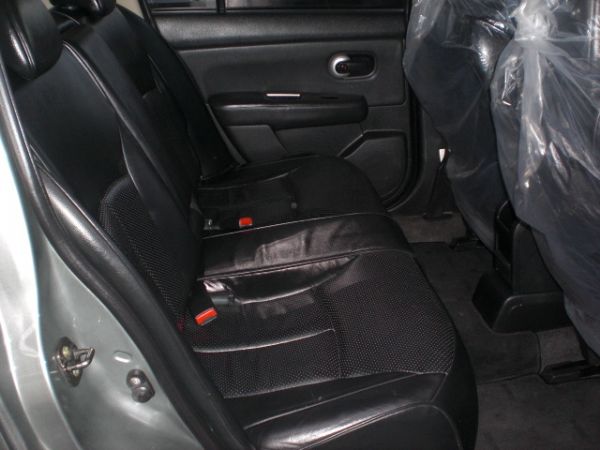 Nissan 日產 Tiida  照片6