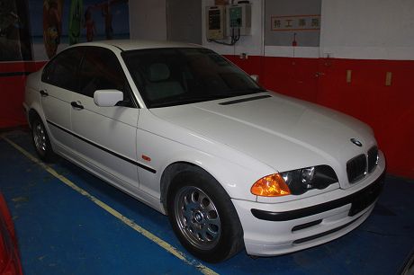 BMW 寶馬 3系列 318 照片1
