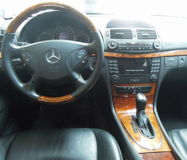 2003 BENZ E240 高鐵汽車 照片3