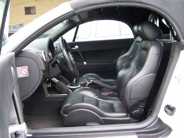 AUDI TT 01年 1.8白 照片4