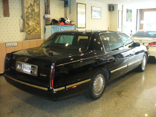 98年Cadillac/DEVILLE 照片3