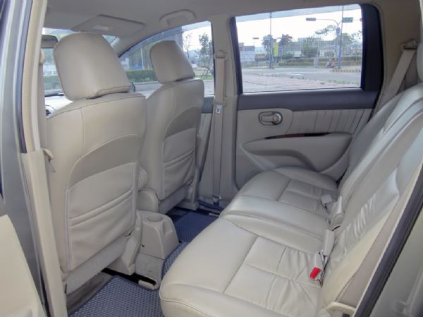 《永立汽車》09 日產 Livina  照片8
