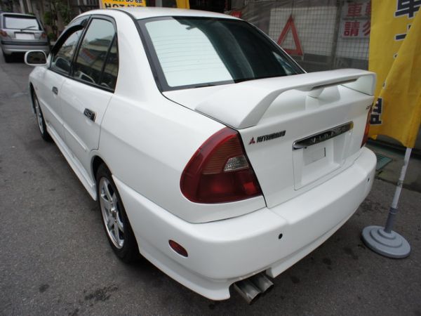 01 Mitsubishi Lancer 照片2