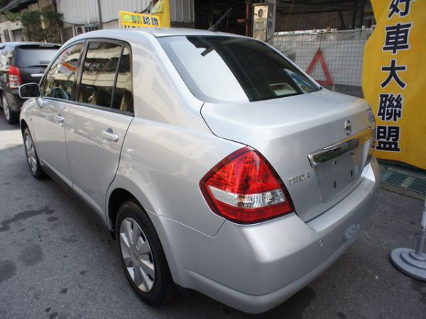 09 Nissan Tiida  照片2