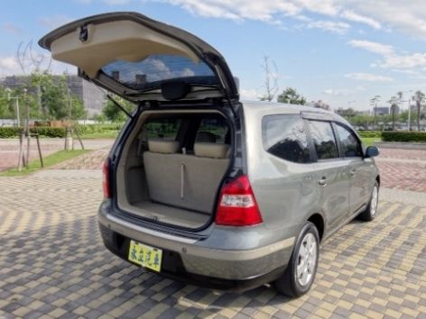 09 日產 Livina 1.8 七人座 照片5