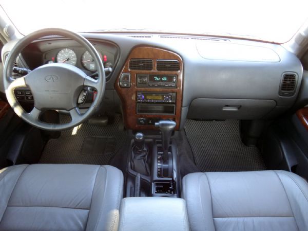 99年 INFINITY QX4 4WD 照片9
