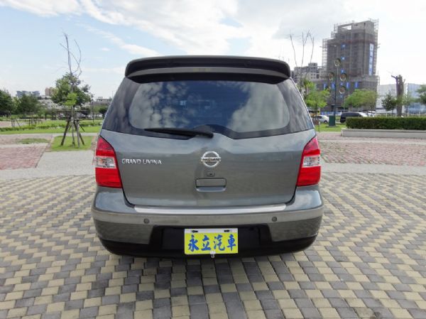 09 日產 Livina 1.8 七人座 照片9