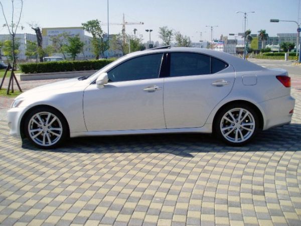 LEXUS IS250 頂極 高性能轎跑 照片3