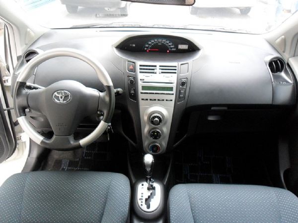 08 Yaris 1.5 照片6