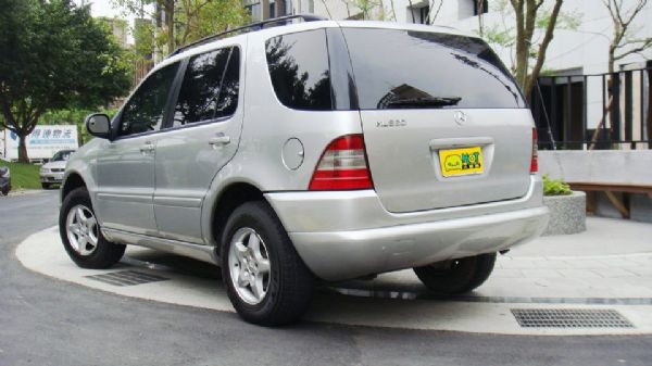 好爸爸必備 2000BENZ ML320 照片2