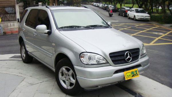 好爸爸必備 2000BENZ ML320 照片4