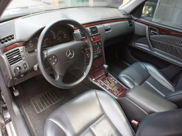 02 Benz 賓士 E-Class E 照片2