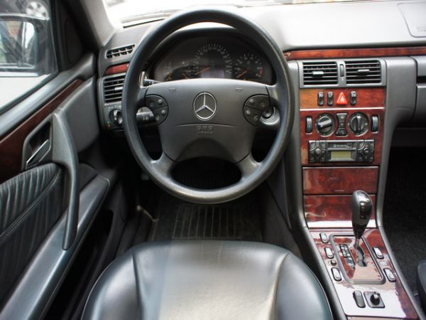 02 Benz 賓士 E-Class E 照片3