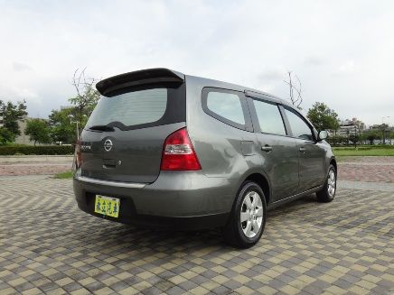 09 日產 Livina 1.8 七人座 照片2