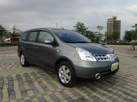 09 日產 Livina 1.8 七人座 照片5