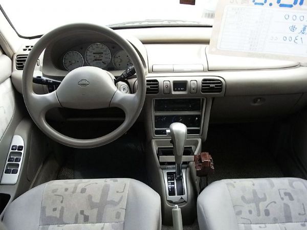 2000 Nissan March  照片4