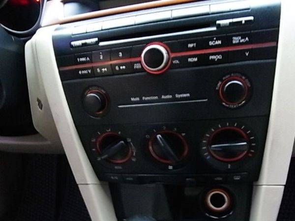 2005年 Mazda 馬自達 照片5