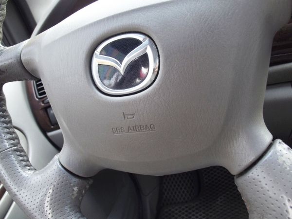 2002Mazda 馬自達 照片6