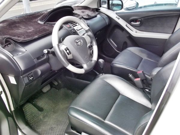 2008年Toyota豐田  Yaris 照片8