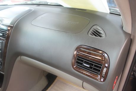 2001年 日產 Cefiro 照片8