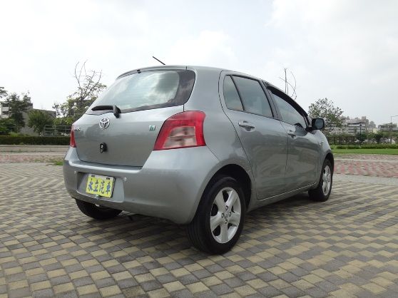 12 TOYOTA YARIS 照片6