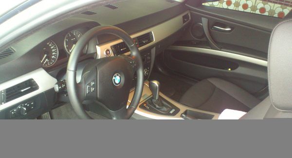 BMW 320i 照片2