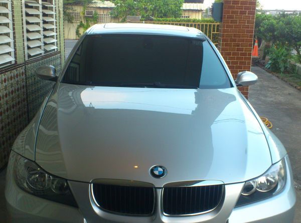 BMW 320i 照片4