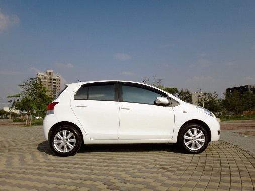 正2012 TOYOTA YARIS  照片2